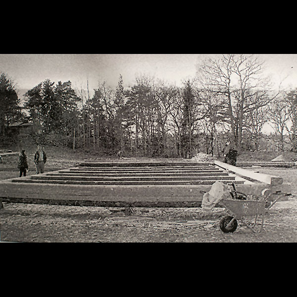 Restaurering av Ladan på Farstanäset 1996 - med traditionella metoder.