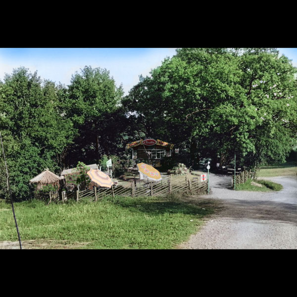 Bilden visar en kolorerad bild av hur det såg ut vid Roffes kiosk på Farstanäset år 1967