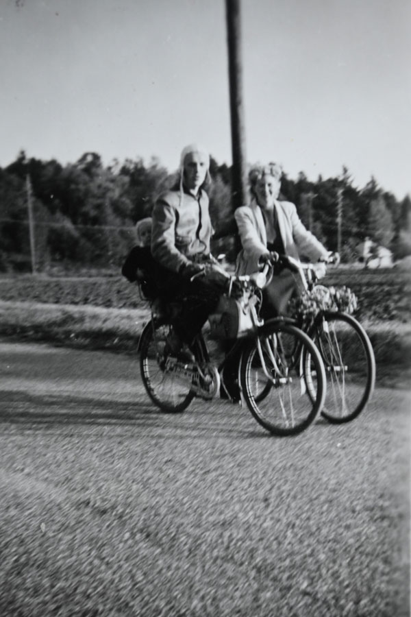 1950-tal: cykeltur till Farstanäset, familjen Kondrup